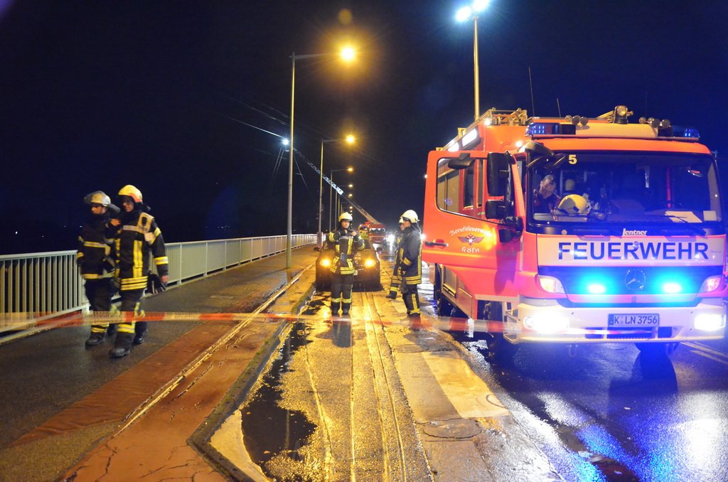 Einsatz BF Hoehenretter Koelner Seilbahn Hoehe Zoobruecke P2354.JPG